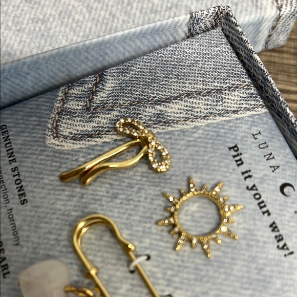 Luna Norte | Brooch Set w/ Genuine Stones ✨ - Picture 8 of 9